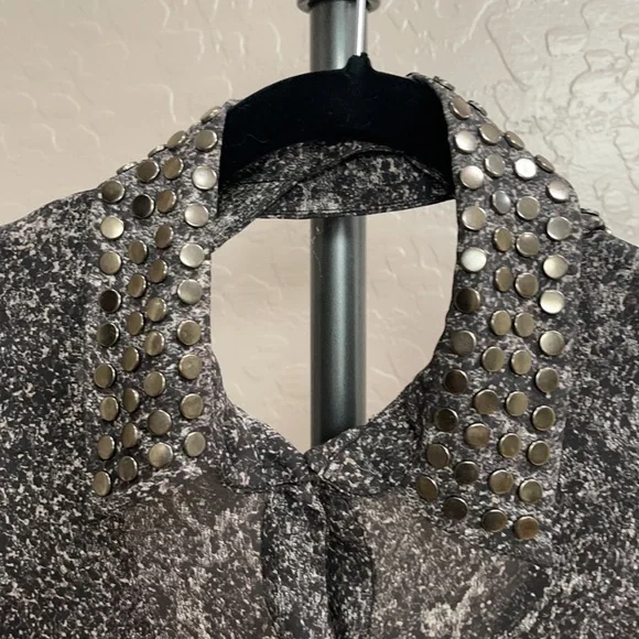 Haute Hippie Silk Button Down Open Back Long Sleeve Studded Blouse Brown Blk XS - Picture 10 of 13